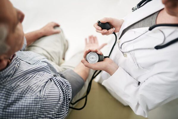 Misurazione della pressione sanguigna nella pressione alta